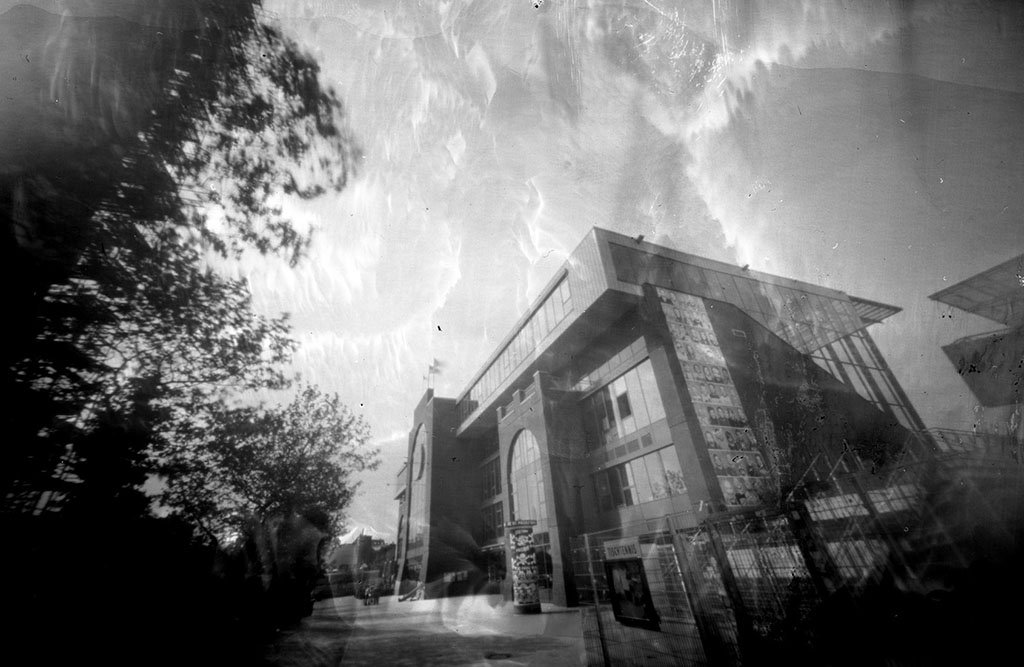 millerntor-stadion-hamburg-fotografiert-mit-einer-lochkamera-bzw-camera-obscura-von-obscurewelten 