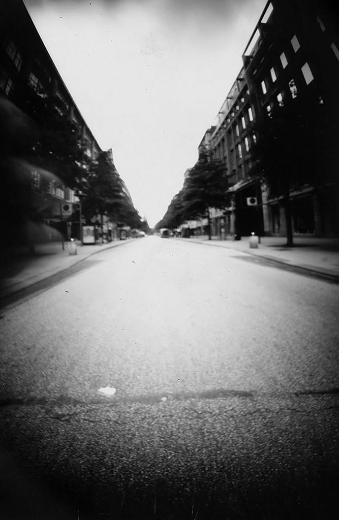 moenckebergstrasse-hamburg-fotografiert-mit-einer-lochkamera-bzw-camera-obscura-von-obscurewelten 