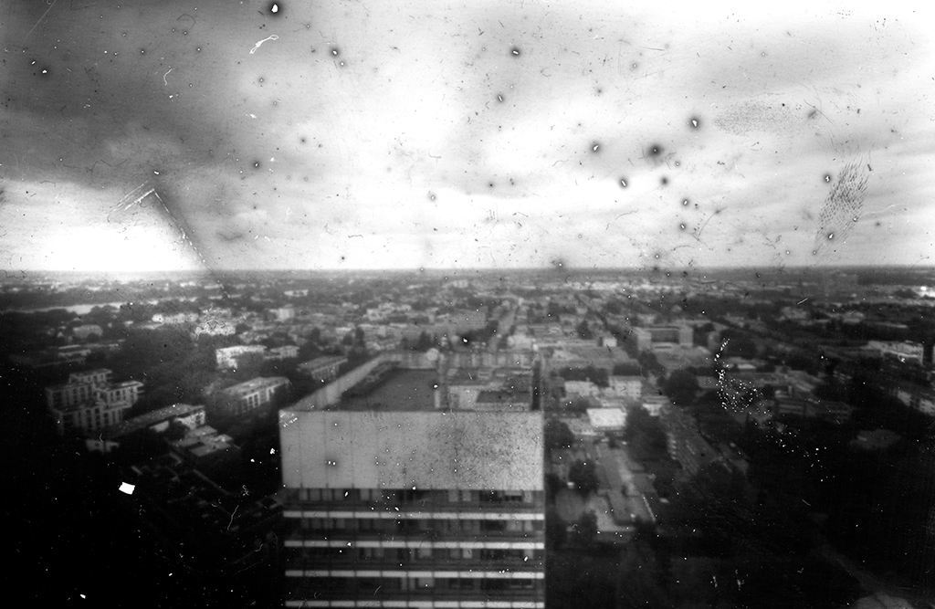 Mundsburg Türme fotografiert mit einer Lochkamera auf Papiernegativ 