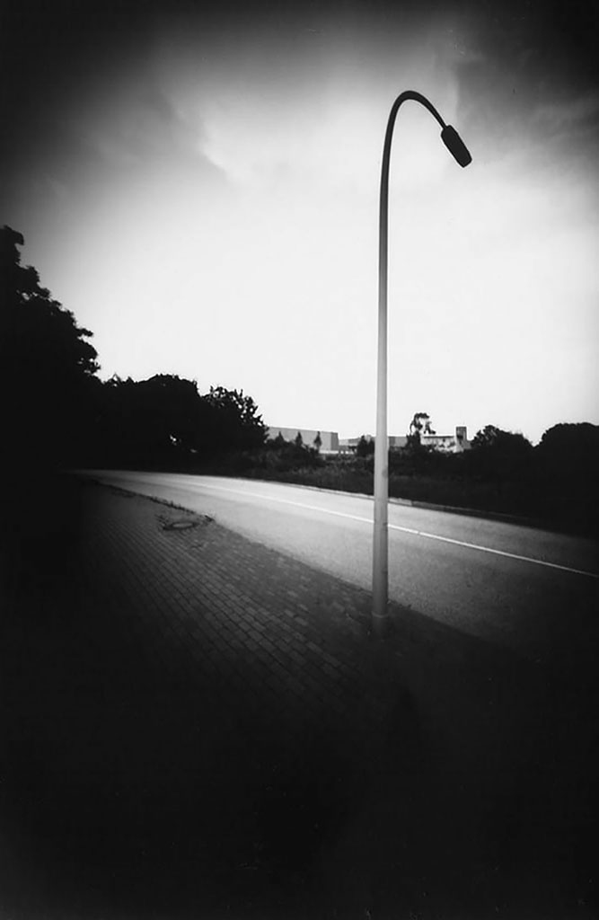 strassenlaterne-fotografiert-mit-einer-lochkamera-bzw-camera-obscura-von-obscurewelten 